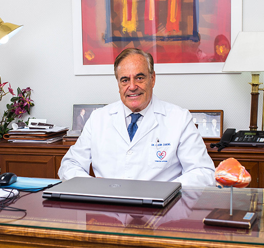 Joaquín Chaves Sola, conocido por haber sido atado a la cama del hospital este verano, fallece en el hospital S. Fco. de Asís "sin haber recibido atención médica a cargo del responsable del Servicio de Cardiología de dicho hospital el Dr. Asin Cardiel".