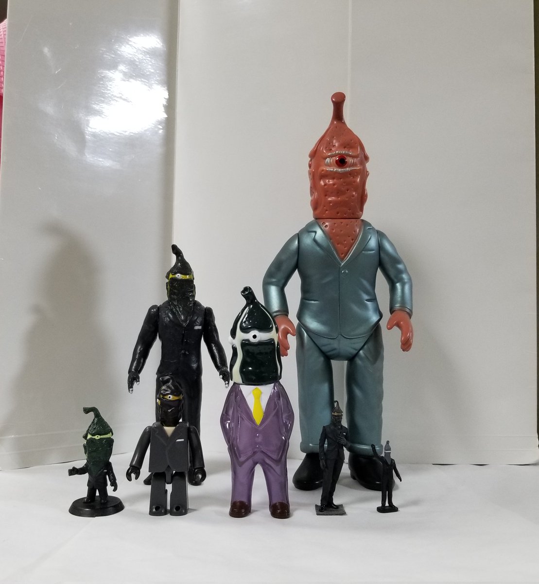 円谷怪獣総進撃のゼットン星人を開封！顔の向きは初代ウルトラマンに