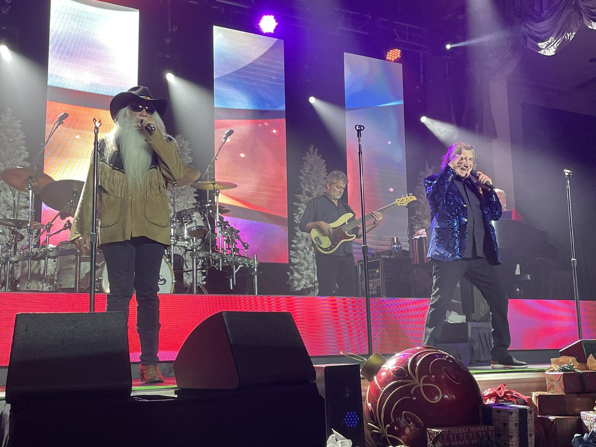 What a way to end my Christmas night. An <a href="/oakridgeboys/">The Oak Ridge Boys</a> concert at <a href="/GaylordOpryland/">Gaylord Opryland Resort</a>