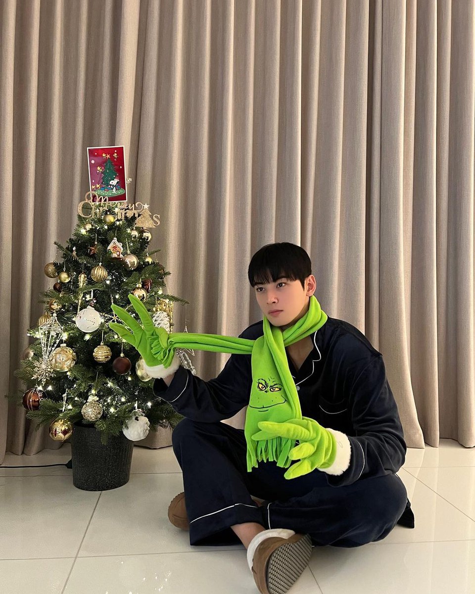 eunwoopics's tweet photo. 211226 eunwoo instagram update https://t.co/9qJMuA7LvE