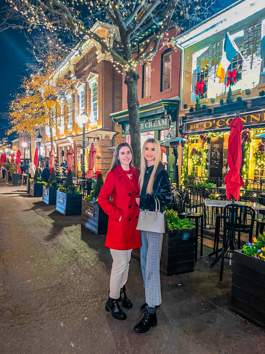 The sisters of Kappa Delta would like to wish you a happy holiday season! May it be filled with lots of laughter, love, and joy!  ❄️🤍