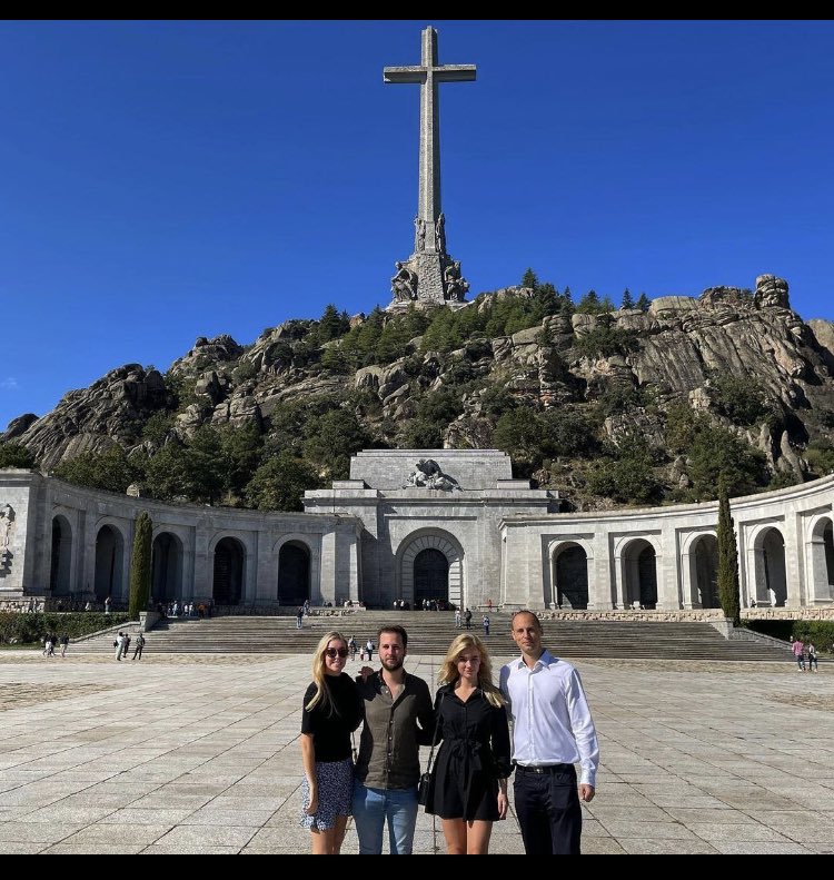 fransfleischer's tweet photo. @LenaHansson130 Eva tycker att Francos fascistmonument (och begravningsplats) är ett trevligt utflyktsmål. https://t.co/mp1atgb6Qf