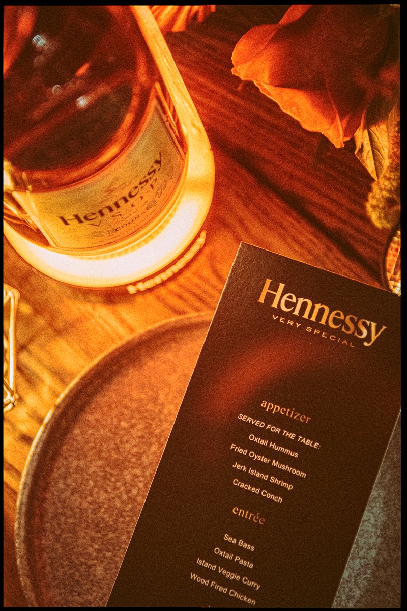 Shine_atl's tweet photo. Very special holiday spirit from #TeamHennessy to you. 
Merry Christmas.

Hennessy V.S.O.P Privilege Cognac. Christmas AD Campaign 2021. Atlanta, GA. 

https://t.co/4bYJMv5zNL

Photographer: @shine_atl
Film Stock: @kodak Vision 3 500T https://t.co/uBJ9gNdEAC