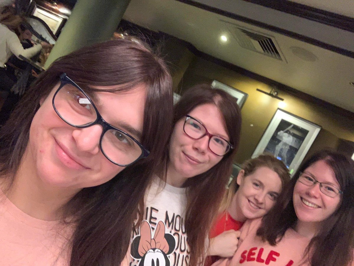 XnatashathomasX's tweet photo. I love my girls 🥰💕 @SuperWelshVlog https://t.co/1OC2pmPPt8