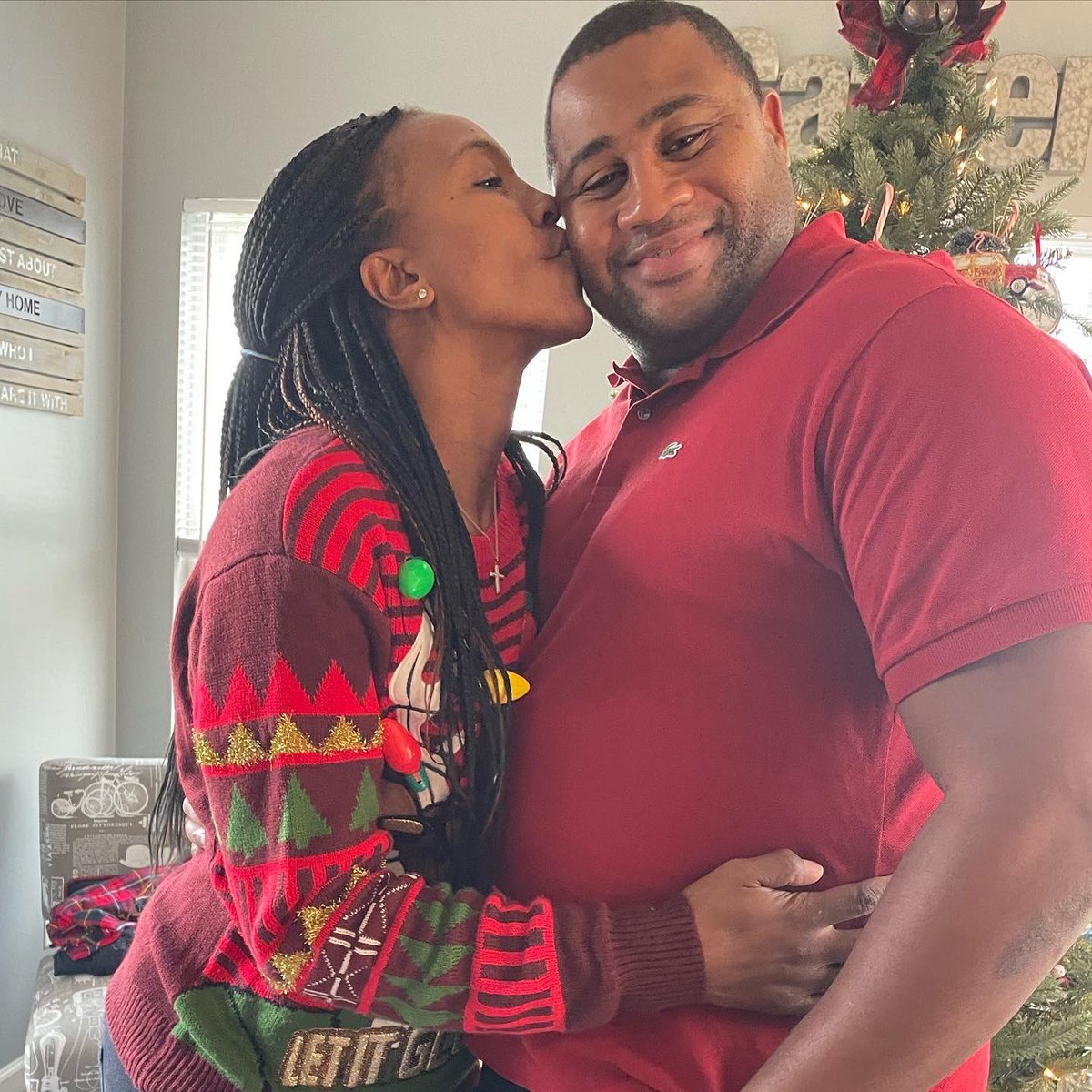 Catchin24's tweet photo. Christmas Shenanigans all day every day ๐โค๏ธ๐ Merry CHRISTmas everyone! JESUS is the reason for the season! Had to wait to โborrowโ a Xmas tree and ended up with 2 ๐คฃ ๐๐ฝ๐๐ฝ #NeverADullMoment #GottaKeepItFun #Blessed https://t.co/vfh8OC6zqE