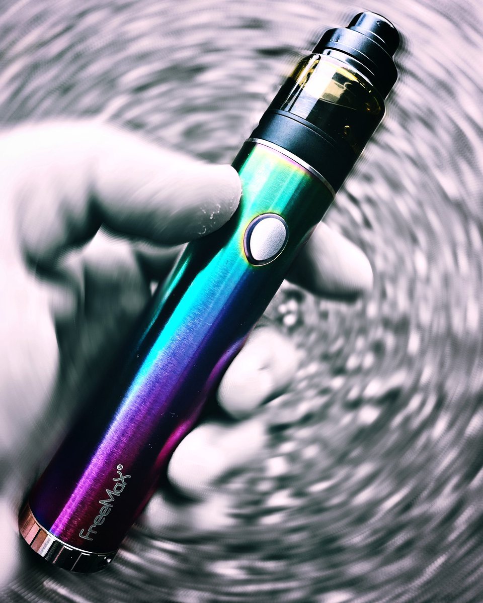 thevapeking93's tweet photo. Sometimes old is just as good..
@Freemaxvape Twister 80W mod
@TheVapingBogan / @SuicideMods Ether RTA
#keepitcloudy #vapelife #vaporwave https://t.co/DtRvBimjEE