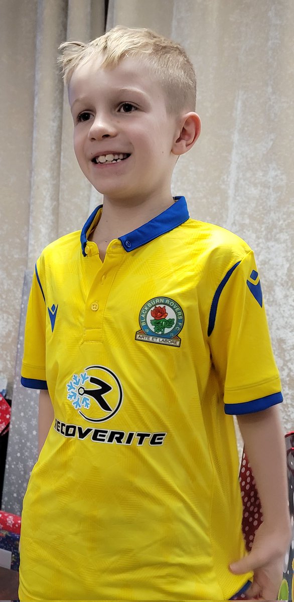 CoachScan's tweet image. Daniel happy with his @benbreo shirt for Christmas, think I might get one myself 😀 Daniel would love it if you give him a shout out Ben @benbreo 😀🟦⬜RTID