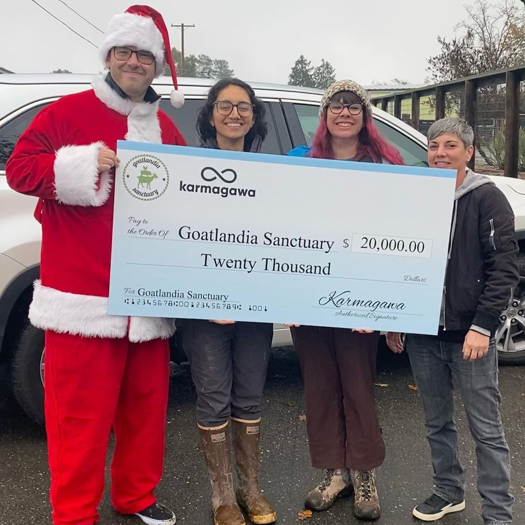 timothysykes's tweet photo. Merrrrrrrry Christmas! I'm proud to surprise @goatlandiafas &amp; https://t.co/ZdqQzhlC0n each with a $20,000 @karmagawa donation as these hardworking organizations have saved/taken care of thousands of animals in just the last few years, please retweet &amp; help them get more exposure! https://t.co/dzV4fcsAkK