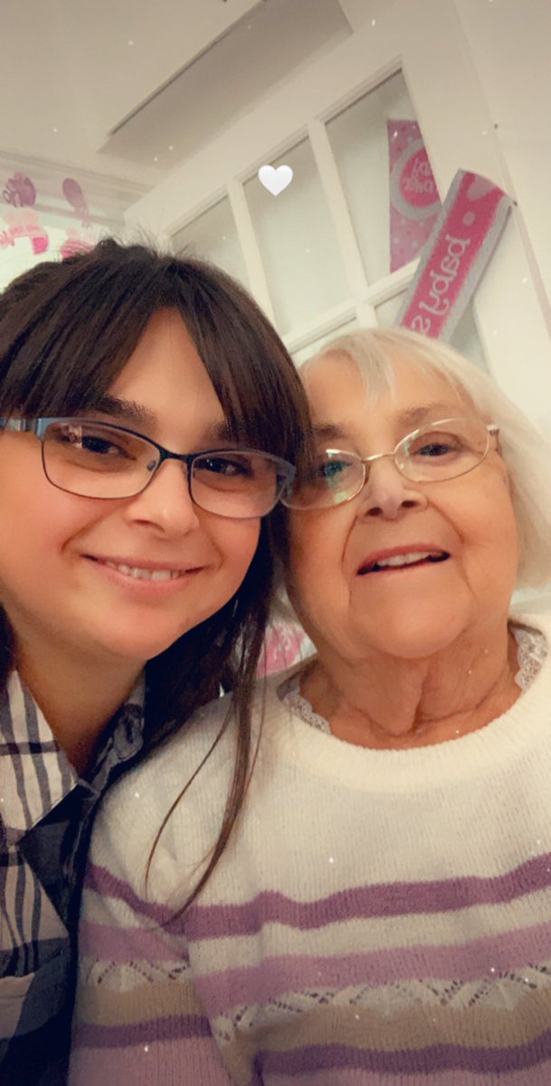 XnatashathomasX's tweet photo. When we had the phone call 5 days before Christmas I thought please not now, we got to say goodbye but our hearts are still broken 💔 love you always and forever nana 💔 20/12/21 worst day of my life 💔 https://t.co/a4oL7Sumlu