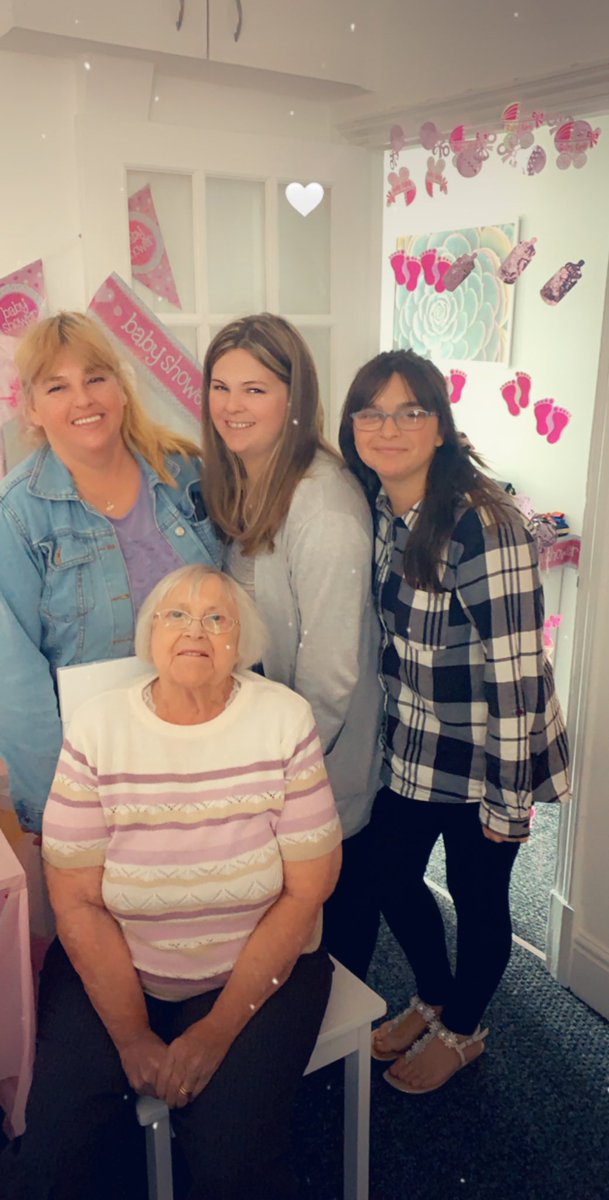 XnatashathomasX's tweet photo. When we had the phone call 5 days before Christmas I thought please not now, we got to say goodbye but our hearts are still broken 💔 love you always and forever nana 💔 20/12/21 worst day of my life 💔 https://t.co/a4oL7Sumlu