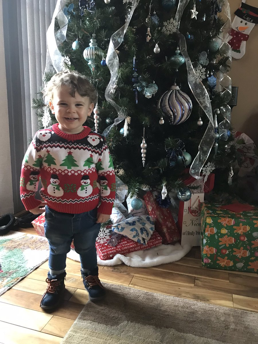 The ugly sweater tradition lives on! Merry Christmas! 🎁🎄🎅🏼