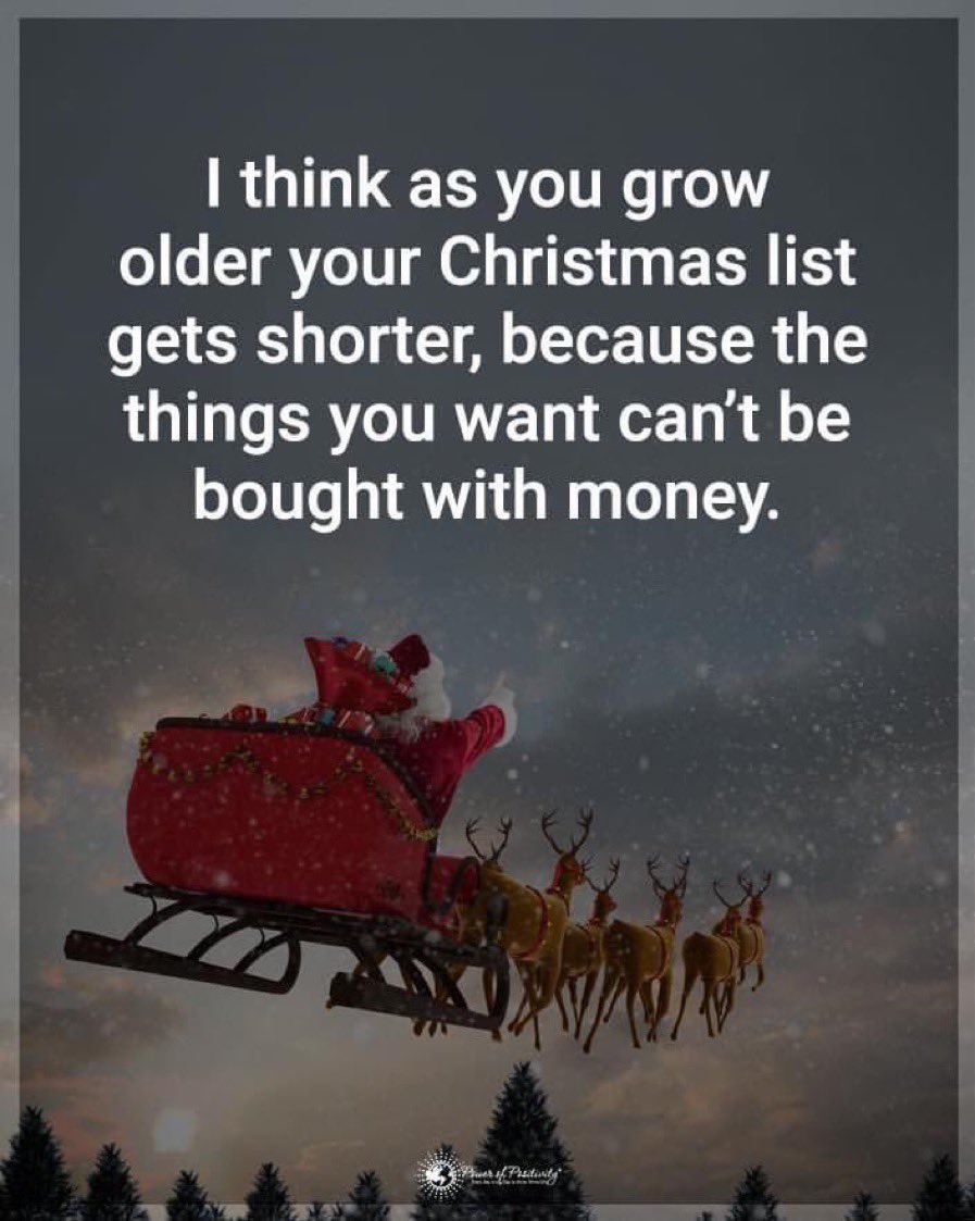 MollySCromer's tweet photo. Merry Christmas and Happy New Year! https://t.co/74e4BFu9k8