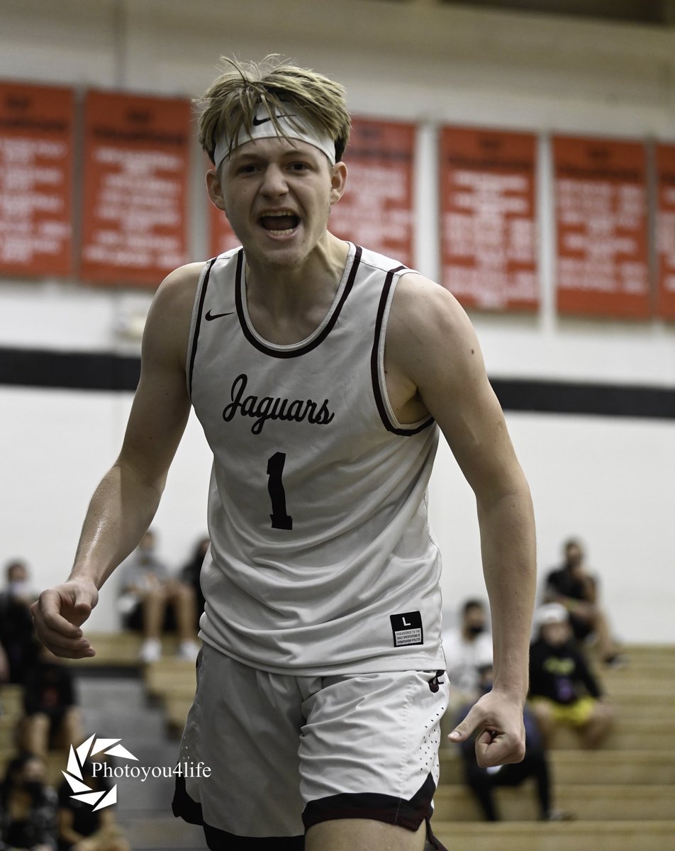 Merry Christmas to everyone from the Jaguar family 🐆🐾 We want to thank <a href="/photoyou4life/">Photoyou4life Sports</a> for these amazing pictures that were taken at the <a href="/iolaniclassic/">‘Iolani Prep Classic</a> Vs Sierra Canyon