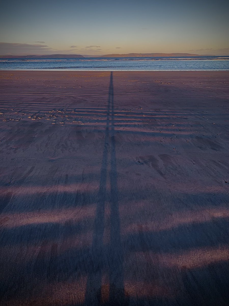 DI_Runs's tweet photo. I love sunrise running in Scotland #christmas #nairn https://t.co/2bNK5qomos