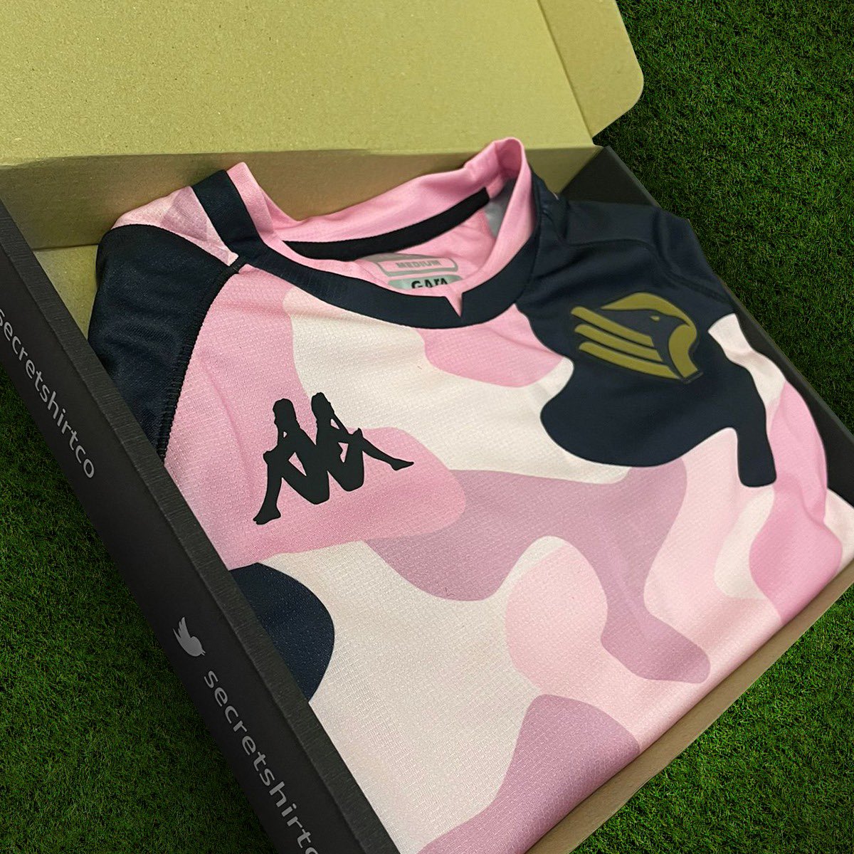 Secret Shirt Co Christmas giveaway. 11/12. 

To enter 👇

🔄 Retweet this tweet
🤝 Follow us

Winner will be announced at 10.55PM, Good luck! 🎄