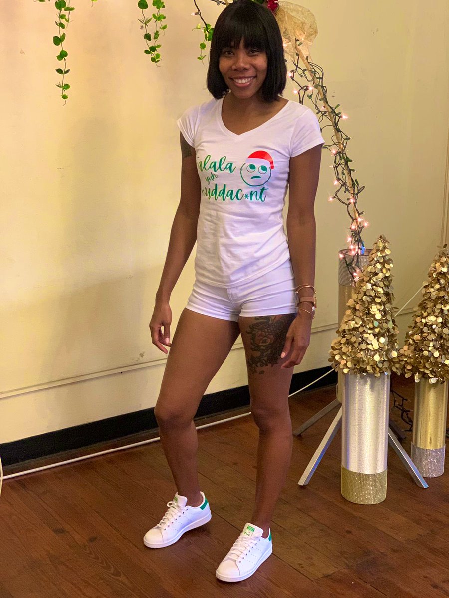 _MoodyManda_'s tweet photo. Merry Christmas courtesy @tiantees x @fromjosieswlove https://t.co/xBjsup5Rr9