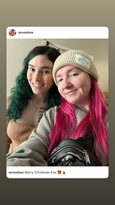 Merry Christmas 🎁🎄 https://t.co/tgQvQN3Oor<a href="/tag/newprofilepic"class="tags"><span>#newprofilepic</span></a>