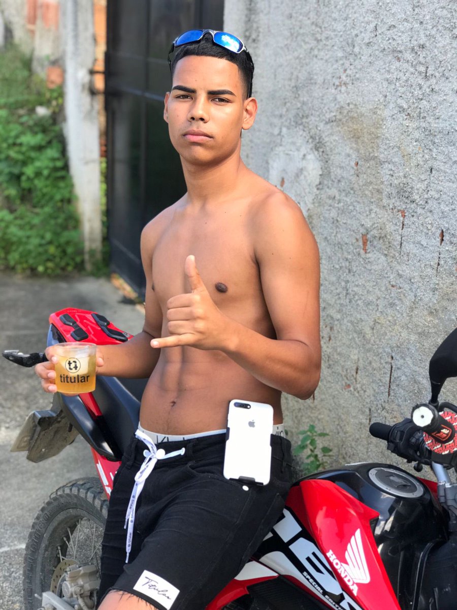 caiocrvg_2's tweet photo. ✌🏾🤙🏾 https://t.co/rpAdBFrdUC