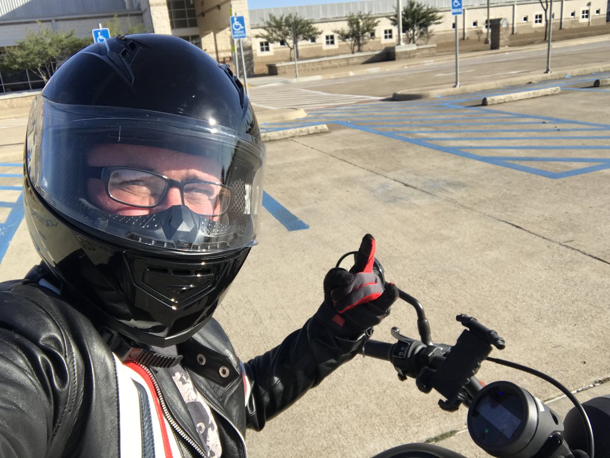 clifhaley's tweet photo. Cool thing about Christmas Day for a beginner motorcycle guy is there's no traffic on the roads.
#motorcycles #christmas #beginnermotorcycle #killeentx https://t.co/0RNHTjHWaI