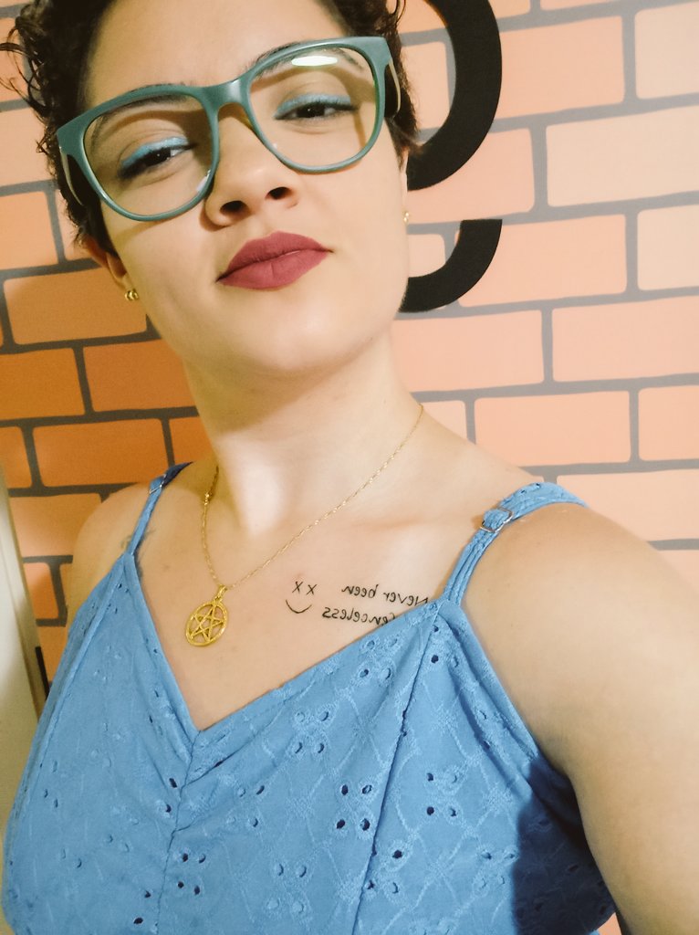 _lwtsgiulia's tweet photo. Feliz natal meus amores.. 💚💚 

#LookDeOntem #FelizNatal
#MerryChristmas #SobreOntem https://t.co/XV3LP8oP2D