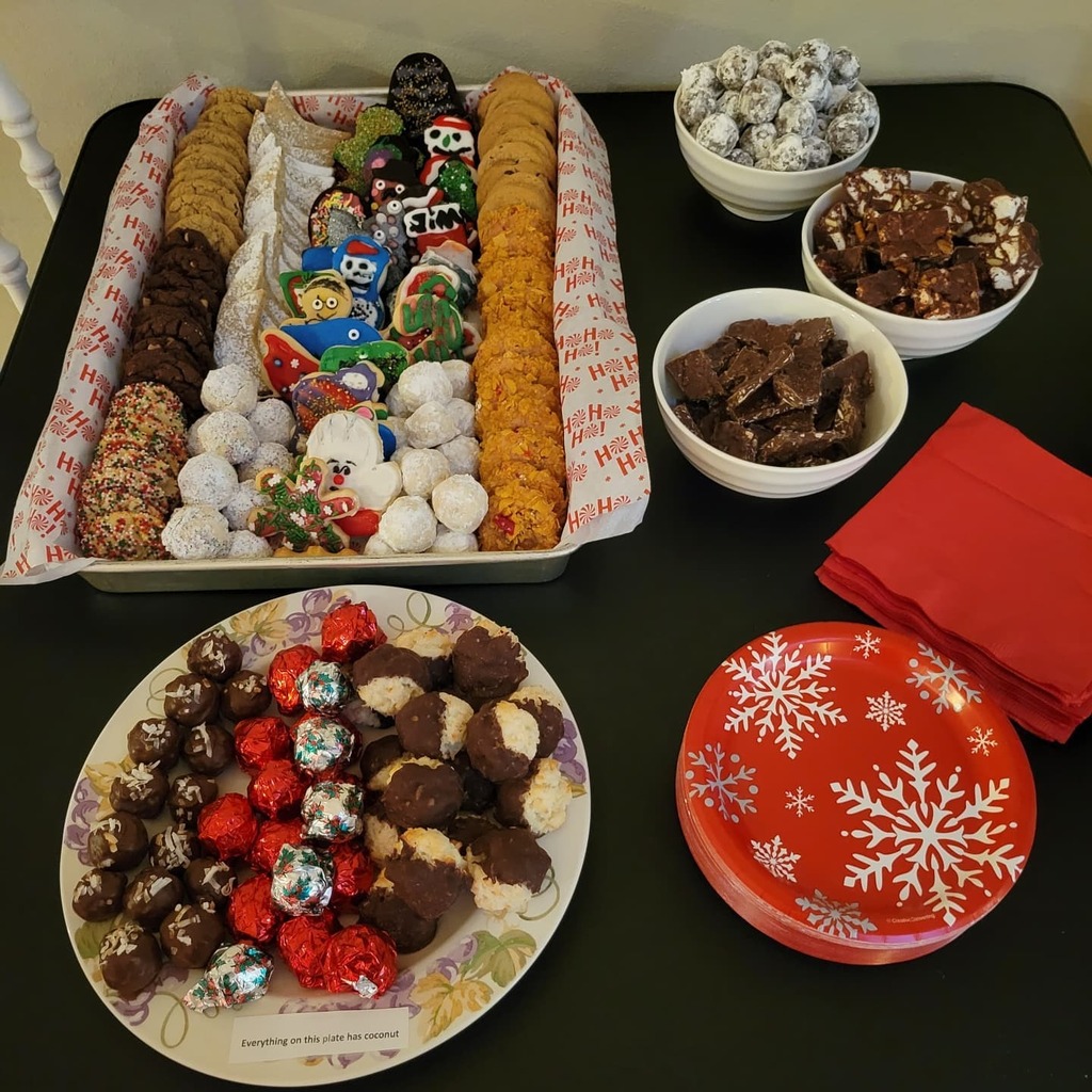 EmbroideryOnDem's tweet image. This year&apos;s much reduced cookie and candle spread.