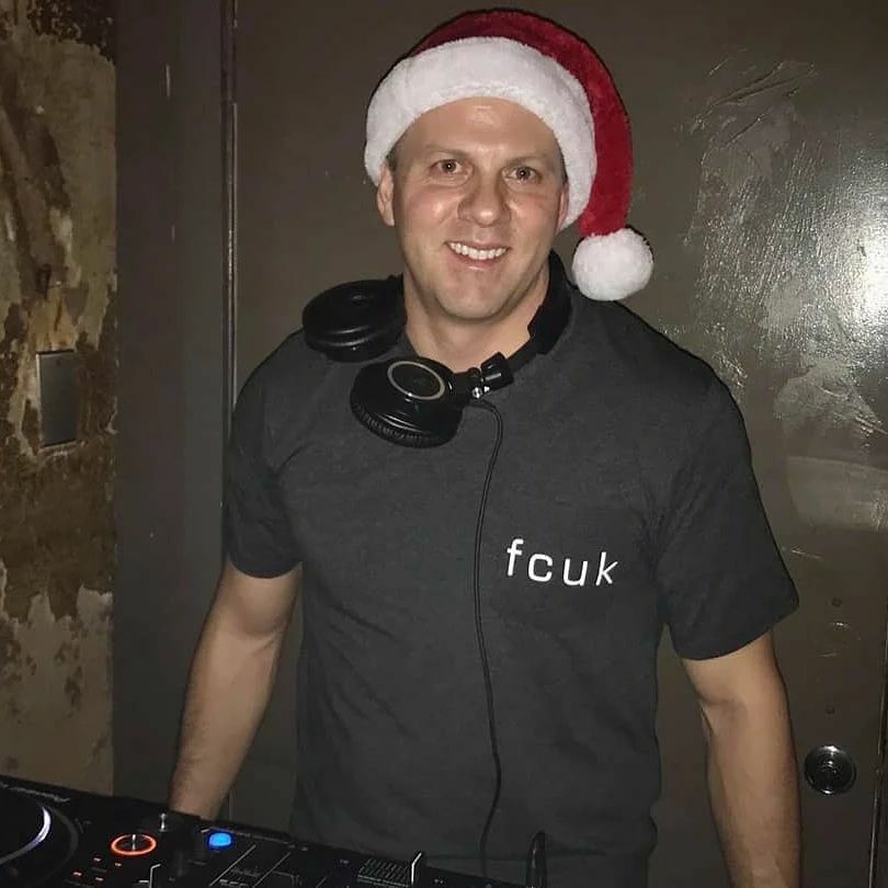 DeeJayClutchDc's tweet photo. Starting tonight, 12 Days of Mixmas! Tune in via Twitch and let the grooves begin. I'll be playing on Thursday but don't miss the music for the next 12 days. 

#sircasm #mixmas #basshouse #techhouse #ukbass #live #christmas #dj #producer #dancemusic #hou… https://t.co/GcCDQw2nc7 https://t.co/LShiWkKysP