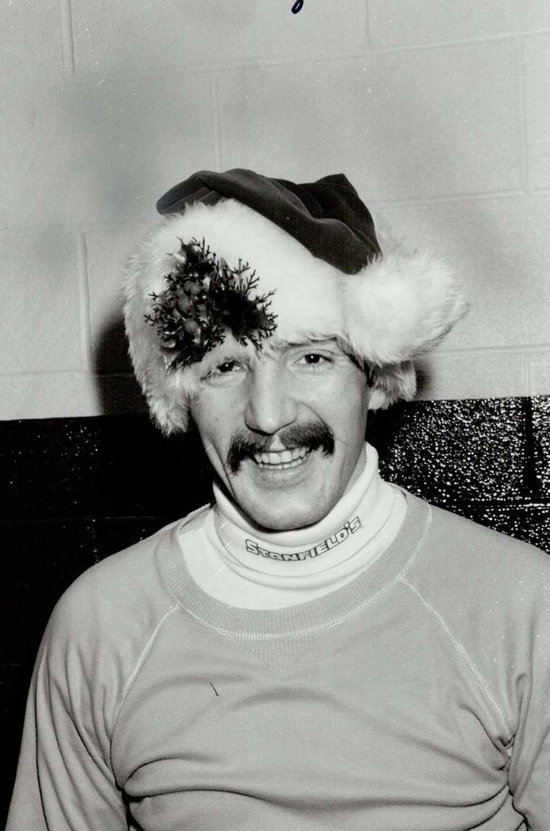 LeafsAlumni's tweet photo. Happy Holidays from the @LeafsAlumni  

Stay safe and have a great weekend!

#LeafsForever #TMLA #LeafsAlumni https://t.co/o1sRHcYyhO