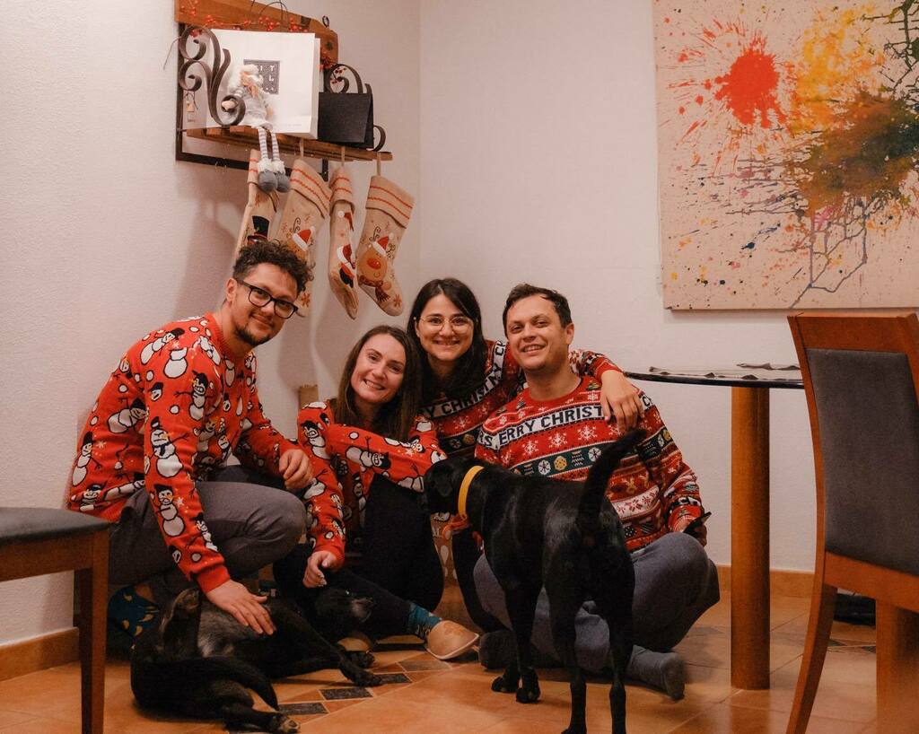 shonescu's tweet photo. Awesome Christmas ❤️

We did it all, unpacking them gifts, hiking, grilling vegetables, drinking wine, and watching Harry Potter 🤘

Feliz Navidad 

@simionmf @miiireh @madalina.capata https://t.co/EhnteHLgQi https://t.co/YpvYglvzhu