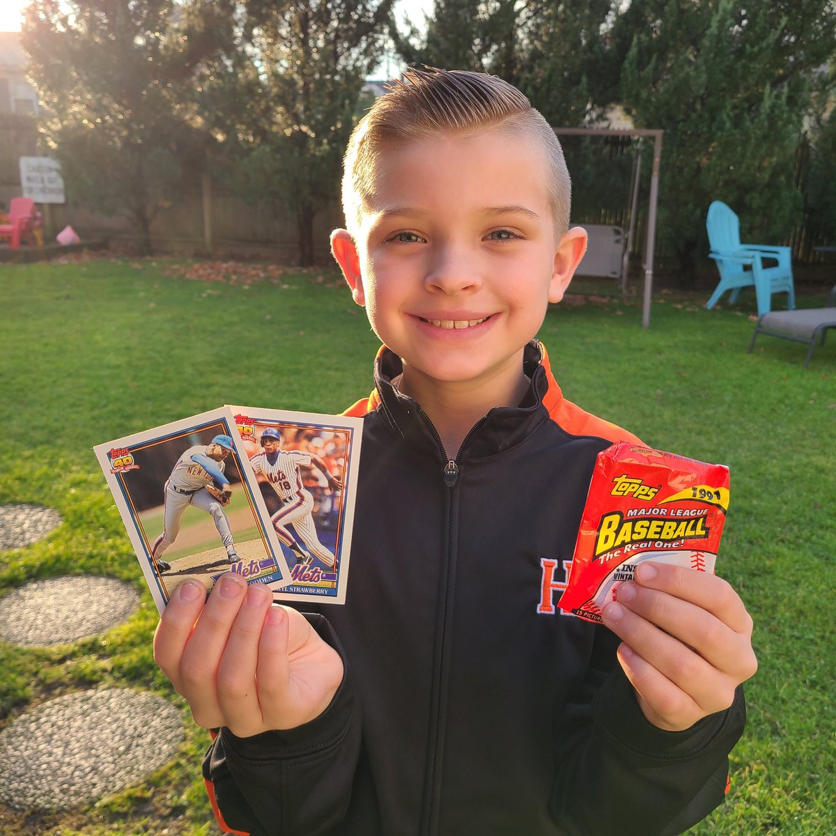 Baseball cards from 1991 means 30-year-old gum. The taste test didn't go so well, but he did pull a <a href="/DocGooden16/">Dwight Gooden</a> and Darryl Strawberry.