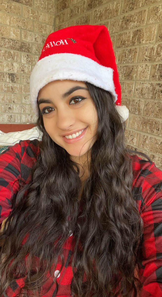 kimburhlee's tweet photo. 🎄 https://t.co/OhLS40xOaC