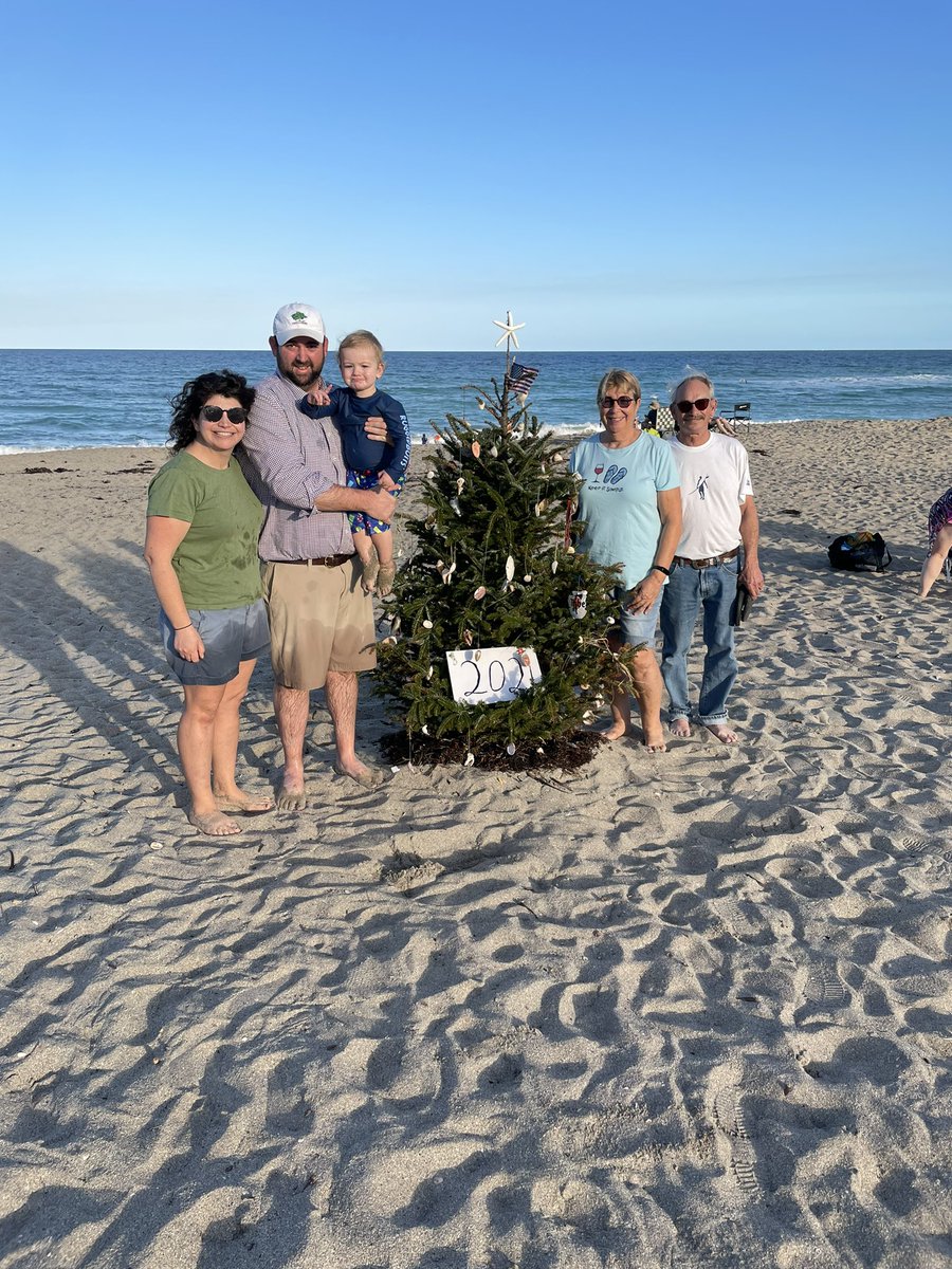 kristengonch's tweet photo. Merry Christmas from The Hamil-Gonches! #stuartbeach🎄🎅🏼🌊

(I swear that’s ocean on our shorts 😂) https://t.co/A26o3oIMF4