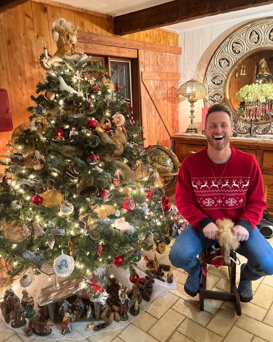 sandy0013's tweet photo. Joyeux Noel @cmillettedancer 🥳🎅🎁Magnifique ses photos !!! 🥰❤️❤️❤️ https://t.co/ElDHYyUlgP