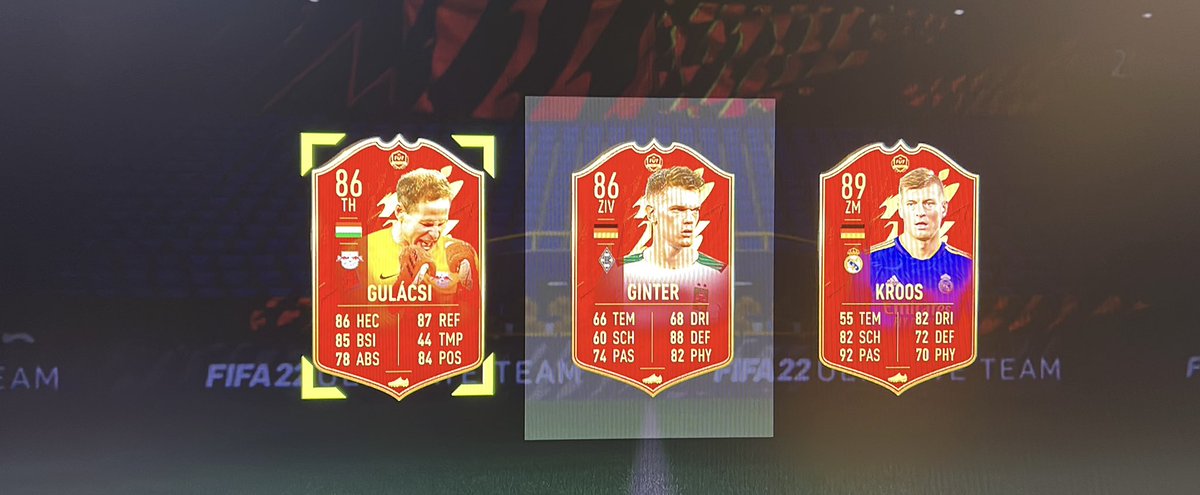 Weihnachts WL mit 18-2 beendet🎅🏻 🌲 
Picks bei den aktuellen TDW‘s eh uninteressant
IF Packs werden weiter gefarmt, bis mal ein gutes TDW kommt ( wenn es überhaupt noch eins geben wird 😂)
Packs werden fürs TOTY aufgehoben.
86+ Pick gönnt wie immer 🥸🤝