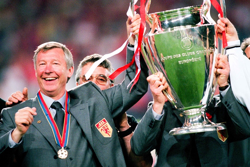 En 1986, Ferguson arrive à MU et déclare : "Nous allons faire descendre Liverpool de son p*tain de perchoir"

À ce moment, Liverpool a 16 titres et MU en a que 7

En 2013, quand il prend sa retraite:

➡ Liverpool a 18 titres, MU a 20 titres 👏

Le meilleur coach de l'histoire ❤