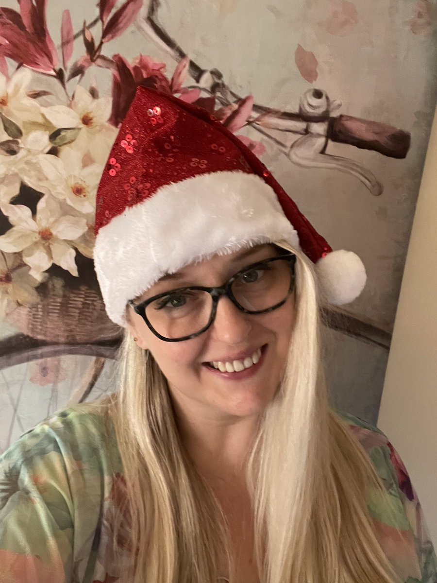 Phynix4eva's tweet photo. Merry Christmas everyone!! I hope you have an awesome day !! https://t.co/gdTZjpyfqZ