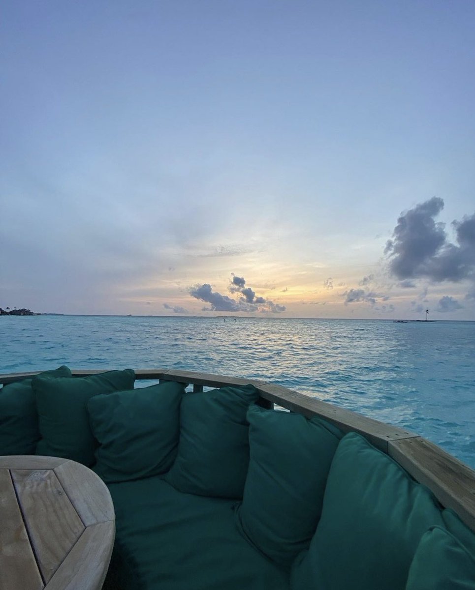 السكون في وسط البحر