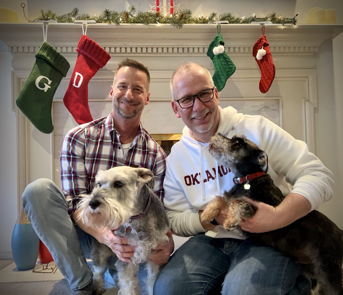 dpj071's tweet photo. ⁦@boiseGeoff⁩ and I wish a very Merry Christmas from our family to yours! https://t.co/UlXcrCwVfS