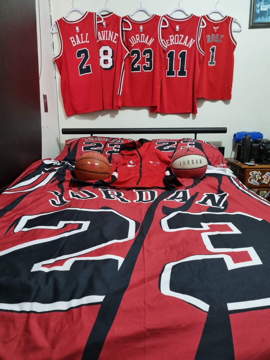 nigepayne23's tweet photo. Jealous as hell of my kids room, it's #unbeatabull @ZachLaVine @Stacey21King @chicagobulls https://t.co/fyMX3HqFcK