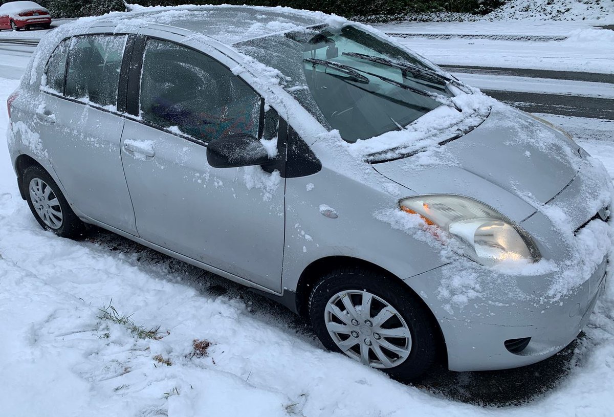 🎄Happy Holidays!🎄 A tip to help with the festive season ... make sure your vehicle has been cleared of snow before operating.  

Snow plow photos: tranbc.ca/2020/03/10/spo…