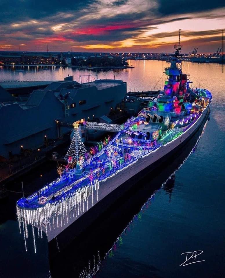 WOOMERSOONER's tweet image. #USSWisconsin in Norfolk VA.