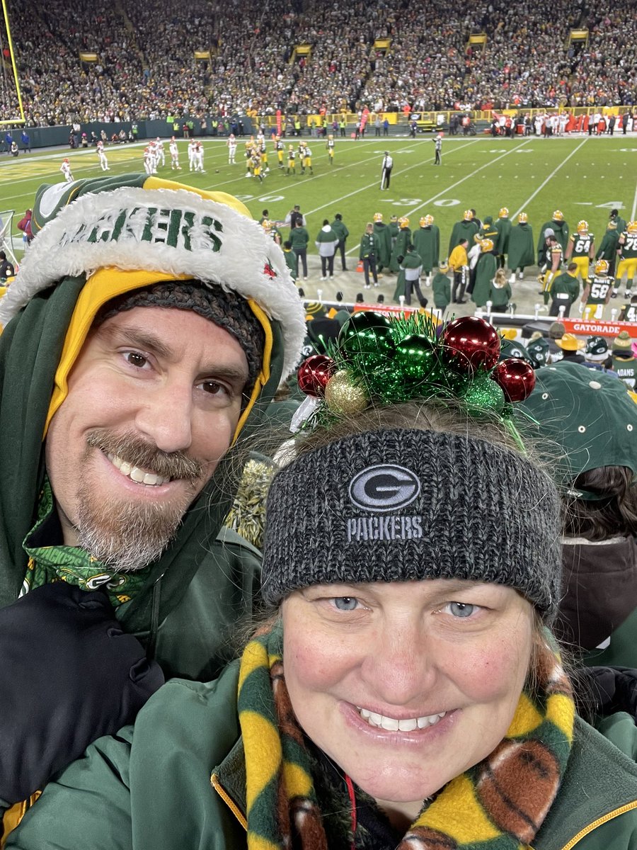 jennfah's tweet photo. My first game at @LambeauField #GetLoudLambeau https://t.co/pMHgaqmr7I