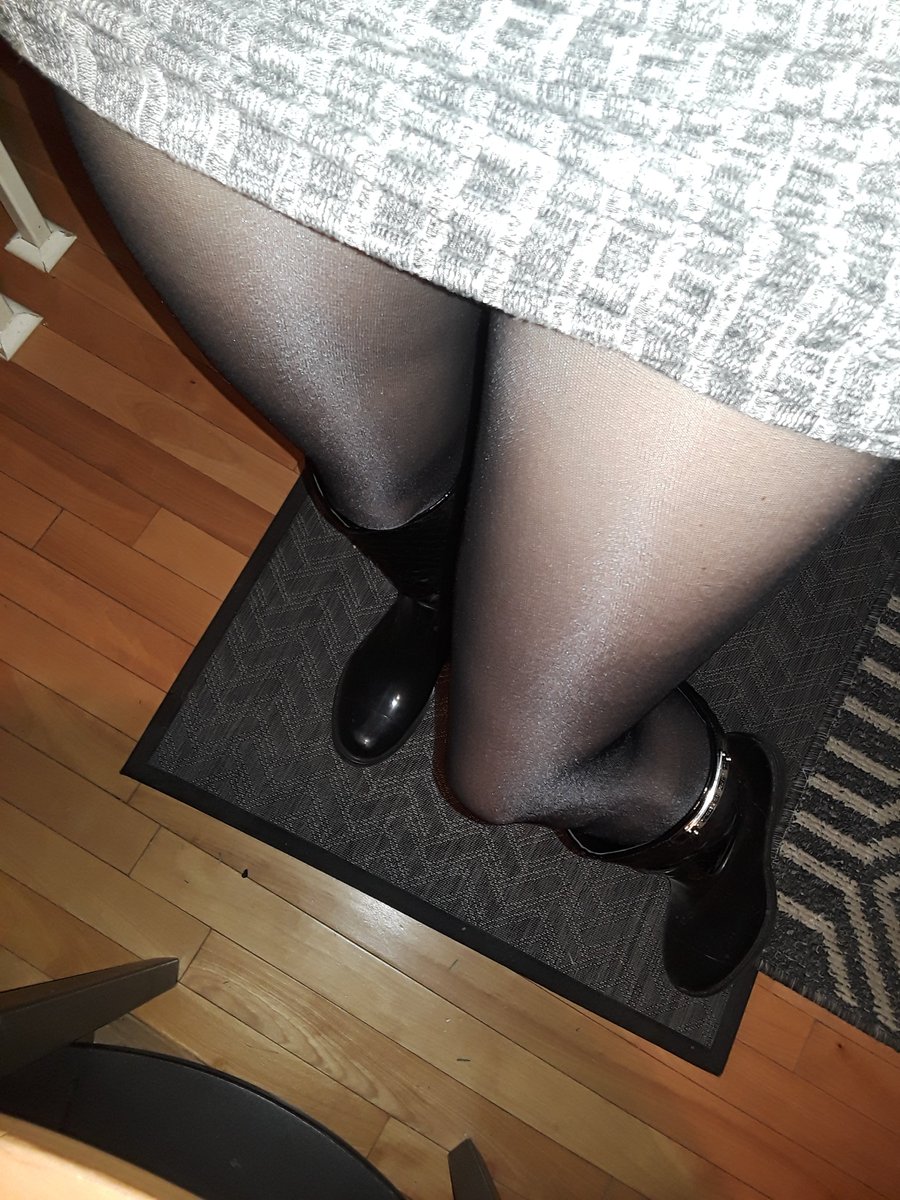 FantasyStocking's tweet photo. Victoria Secret glossy smooth pantyhose in black and my new Gianmarco Lorenzi rain boots. Going for a walk after dinner. https://t.co/VIxpqj2FN5