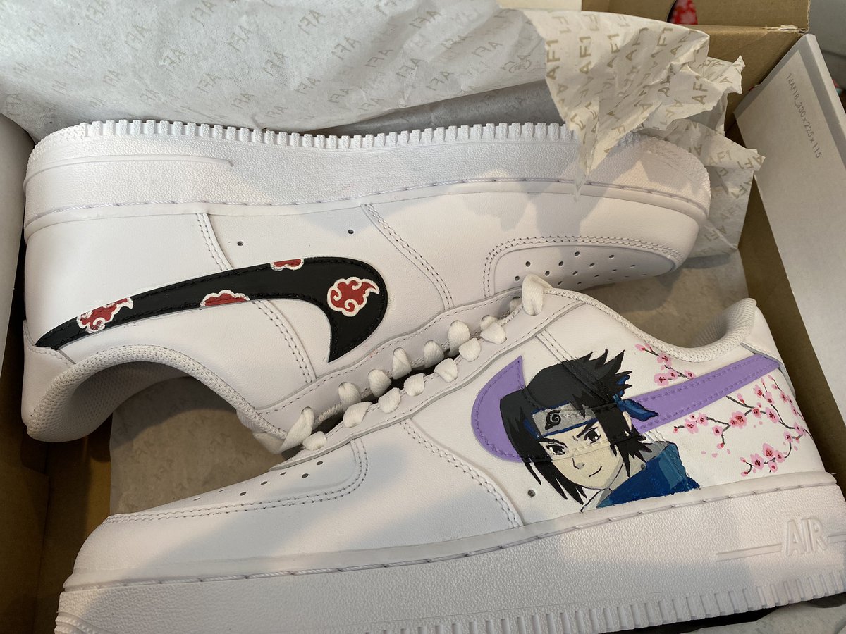 jimi_Kendrick's tweet photo. Me and my partner both got each other customized air forces for Christmas independently. Shoutout to @Rubvrr for being a double agent and keeping our secrets. https://t.co/5zV5nV4zjs