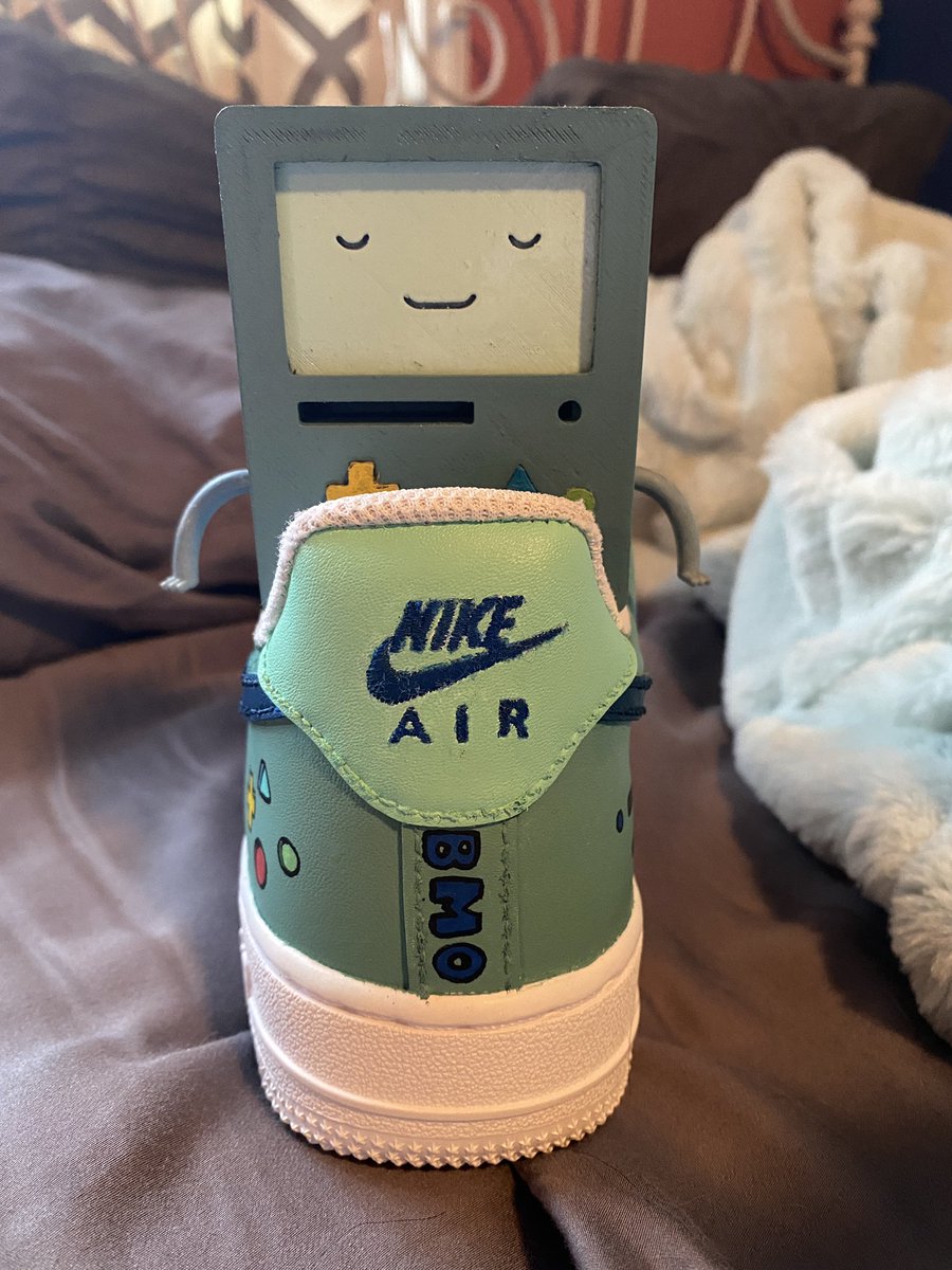 jimi_Kendrick's tweet photo. Me and my partner both got each other customized air forces for Christmas independently. Shoutout to @Rubvrr for being a double agent and keeping our secrets. https://t.co/5zV5nV4zjs