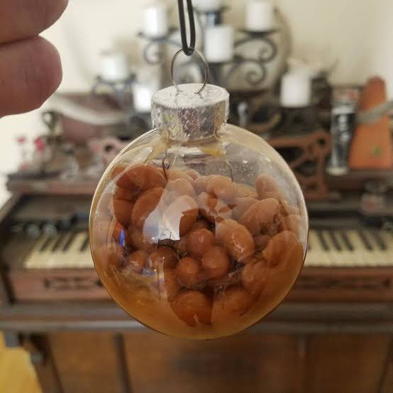 artlesscom's tweet image. merry beanmas ❤️❤️