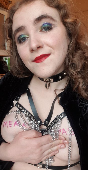 Everyone loves a good Christmas Lewd 😘 https://t.co/juPrXr7eHR