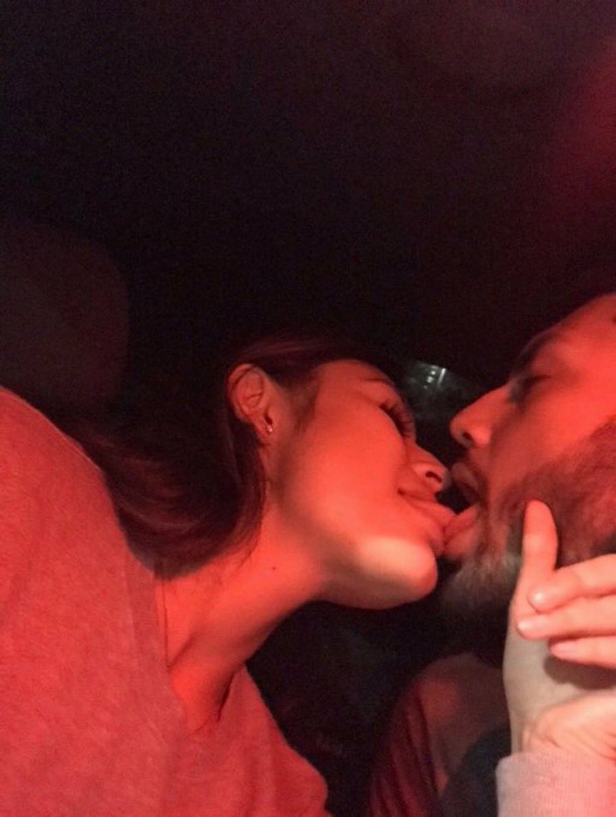seuprazerr's tweet photo. 1 min beijando eu já quero transar ❤️‍🔥🥰😈 https://t.co/62wU1YKKmN