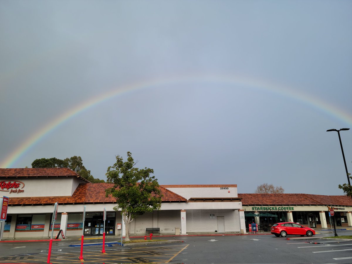 AlongCameMalice's tweet photo. And this is how I know that God heard my heart & soul cries, and was with me. Two days in a row, I saw strong rainbows ๐. I even saw double rainbows ๐ . #MySaviorLives #Immanuel https://t.co/2BNkBHiTeY