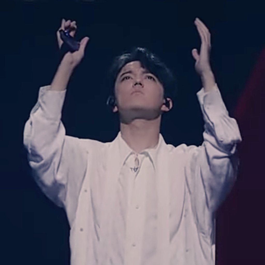 Gamila_Abbas's tweet photo. Let's celebrate and dance with these amazing songs #FlyAway &amp; #BeWithMe by the best singer in the whole world @dimash_official 😍

If you don't know him yet, then discover the world of Dimash❤️ and just enjoy the journey. You'll never regret it.

#ديماش_كازاخستان https://t.co/loHJfKm57x