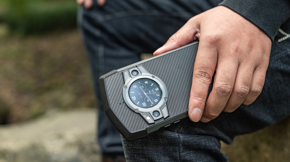 Unihertz's tweet photo. One back screen can lead to countless possibilities, and you are welcome to explore with us 😀

🏷️ https://t.co/YmVo5oOof6

#unihertz #ruggedphone #ticktock #doublescreen https://t.co/ScVhJgZ7Hu